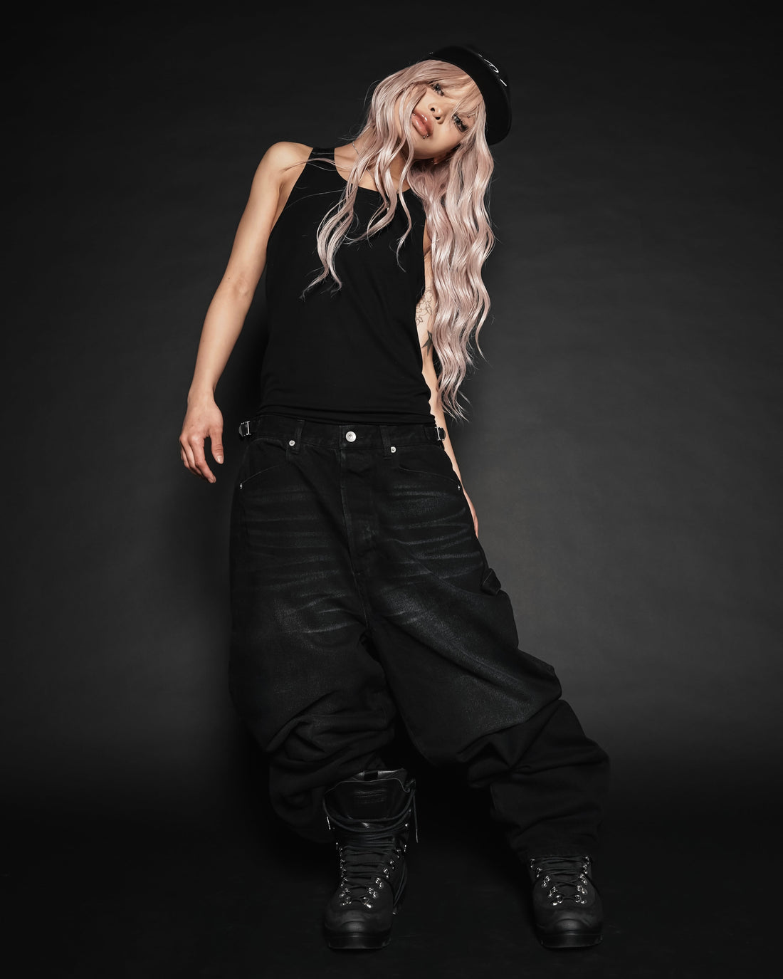 NO MASS PROD. 009VTG DIRTY BAGGY JEANS