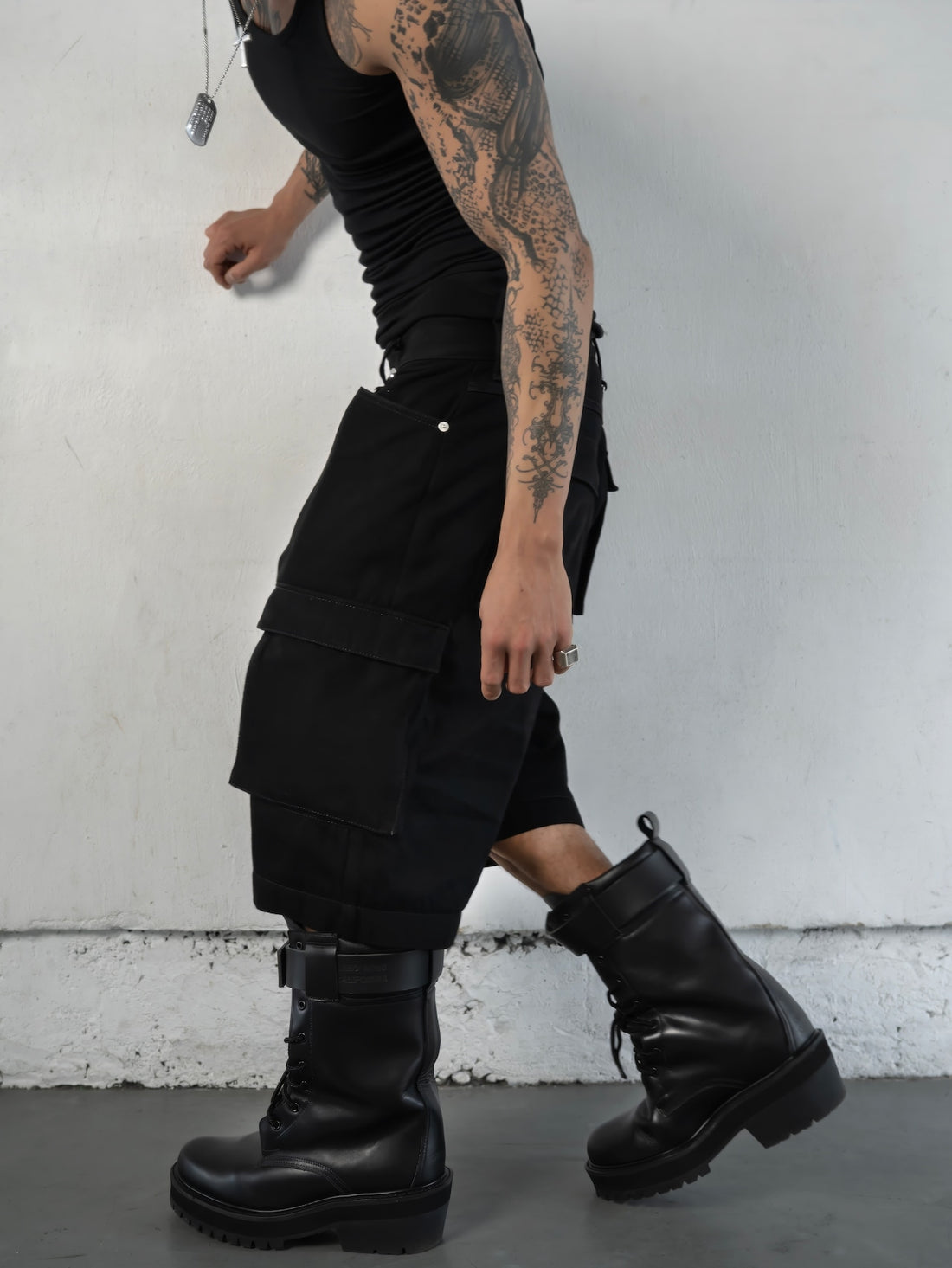 NO MASS PROD. 015RAW 2WAY CARGO BAGGY JEANS (BLACK)